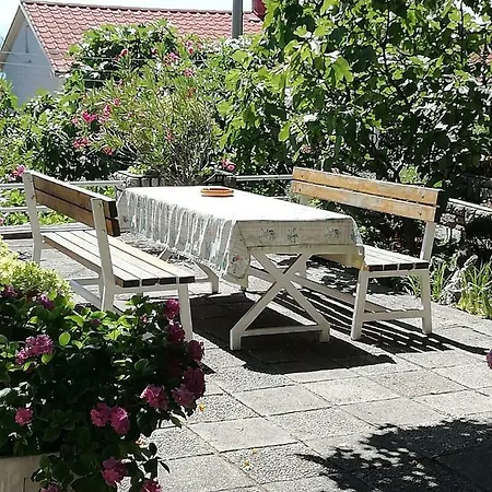 Apartment Apartman Mila